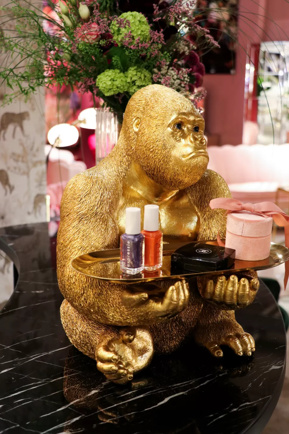 Figurki Dekoracyjne-KARE Design Figurka Dekoracyjna Z Tacą Gorilla Butler 29x37 Cm Złota