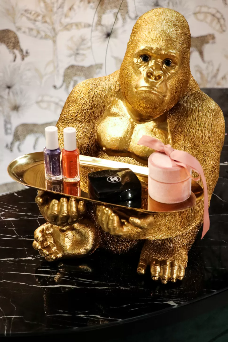 Figurki Dekoracyjne-KARE Design Figurka Dekoracyjna Z Tacą Gorilla Butler 29x37 Cm Złota