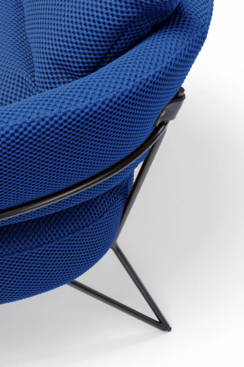 Fotele-KARE Design Fotel Nowoczesny Do Salonu Niebieski Nogi Stalowe Czarne 78x71 Cm