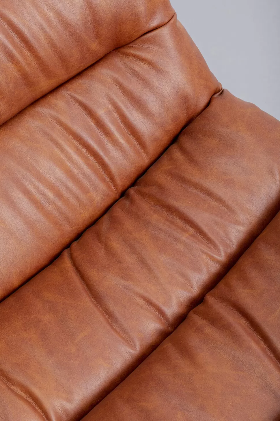 Fotele-KARE Design Fotel Obrotowy Tapicerowany Brązowa Ekoskóra Nogi Czarne Stalowe 75x87 Cm