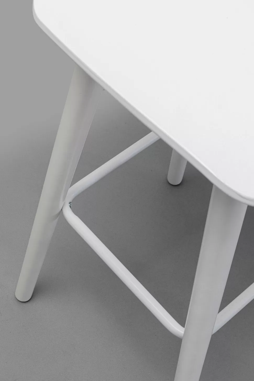 Hokery-KARE Design Hoker Siedzisko Tworzywo ABS Nogi Stalowe Kolor Biały 75 Cm