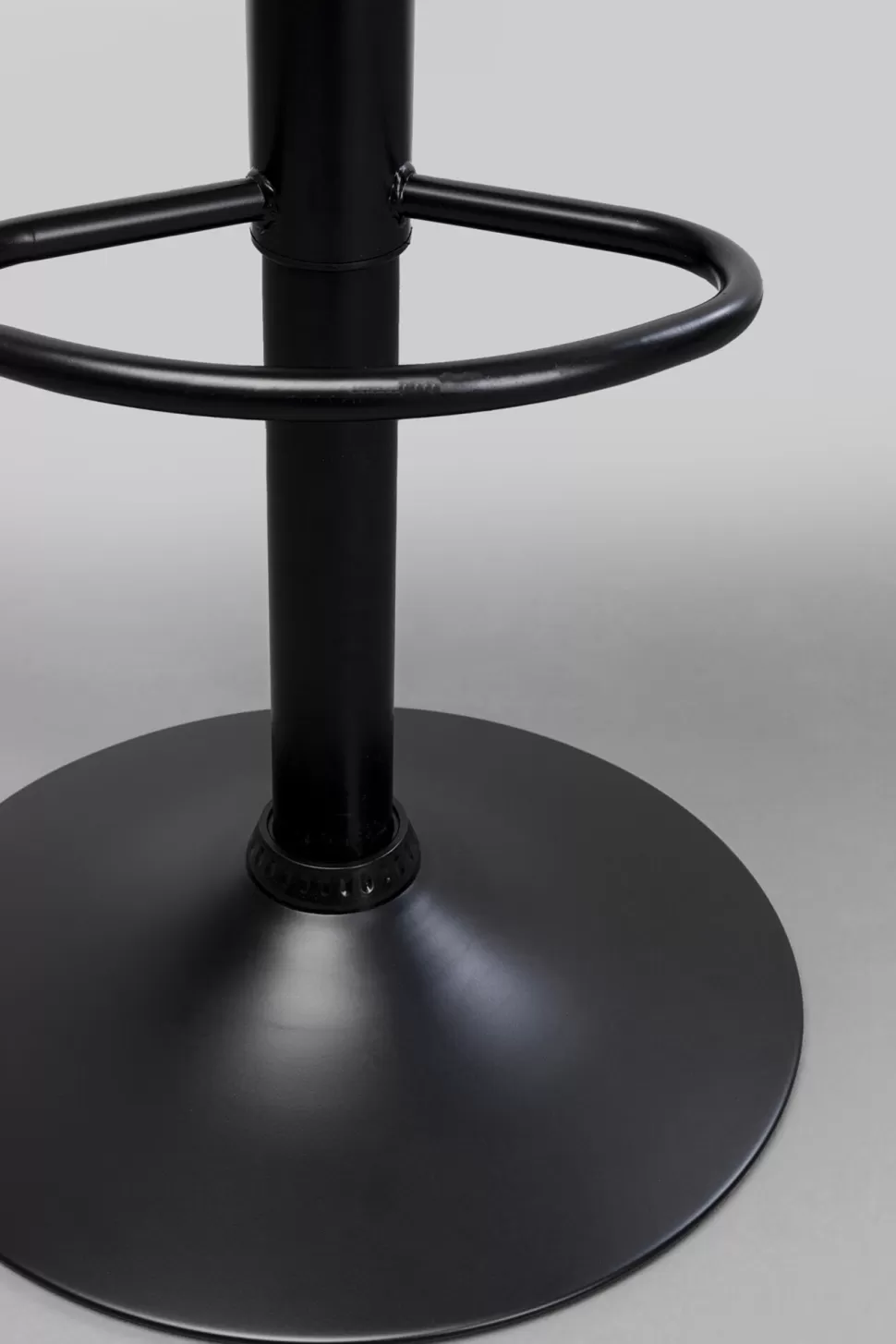 Hokery-KARE Design Hoker Z Regulacją Wysokości Naturalne Drewno I Sklejka Noga Czarna Stalowa 64-85 Cm