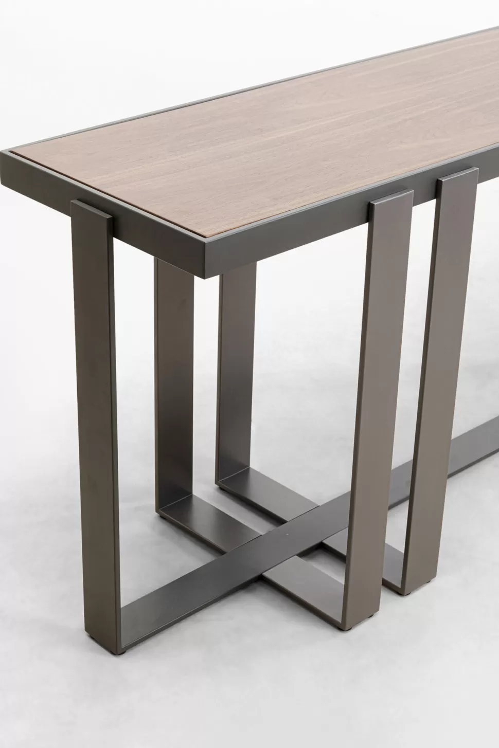 Konsole I Toaletki-KARE Design Konsola Do Przedpokoju Blat Fornirowany Orzech Nogi Stalowe 150x45 Cm