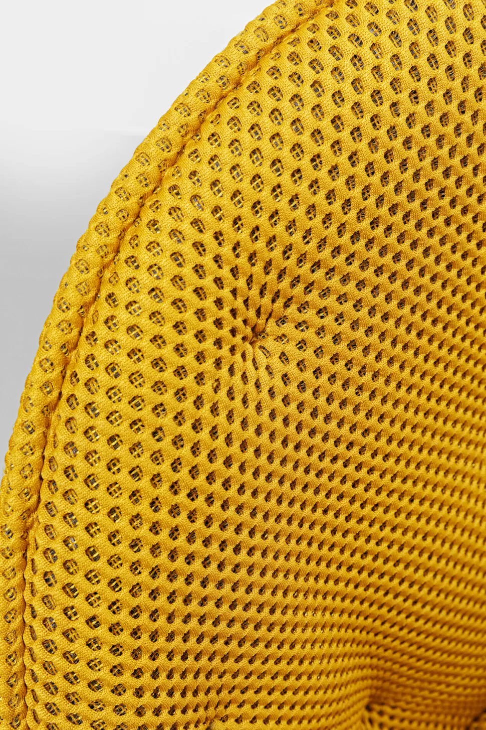 Krzesła-KARE Design Krzesło Z Podłokietnikami Obrotowe Pikowane żółte Nogi Czarne 64x81 Cm