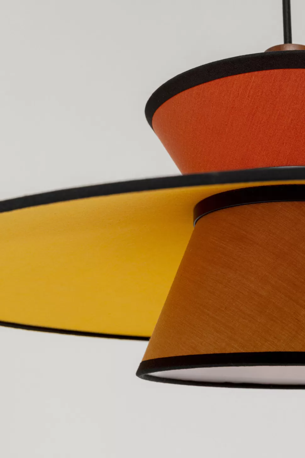 Lampy Wiszące-KARE Design Lampa Wisząca Z Kolorowym Kloszem Podsufitka Czarna Ø55 Cm