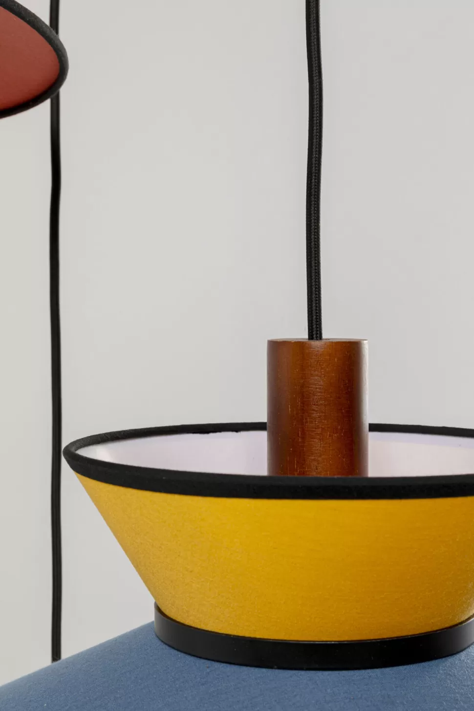 Lampy Wiszące-KARE Design Lampa Wisząca Z Kolorowymi Kloszami Podsufitka Czarna Ø87 Cm