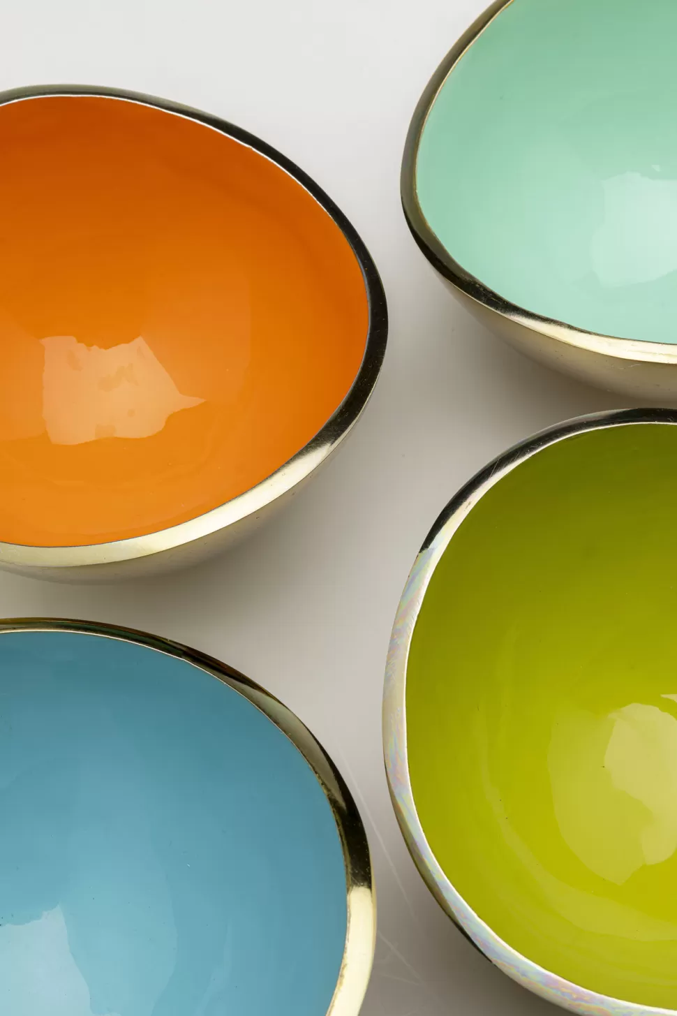 Zastawa Stołowa | Naczynia Do Przekąsek-KARE Design Miseczki Do Przekąsek Kolorowe Gładkie Z Aluminium Ręczne Wykonanie 4-set 250 Ml