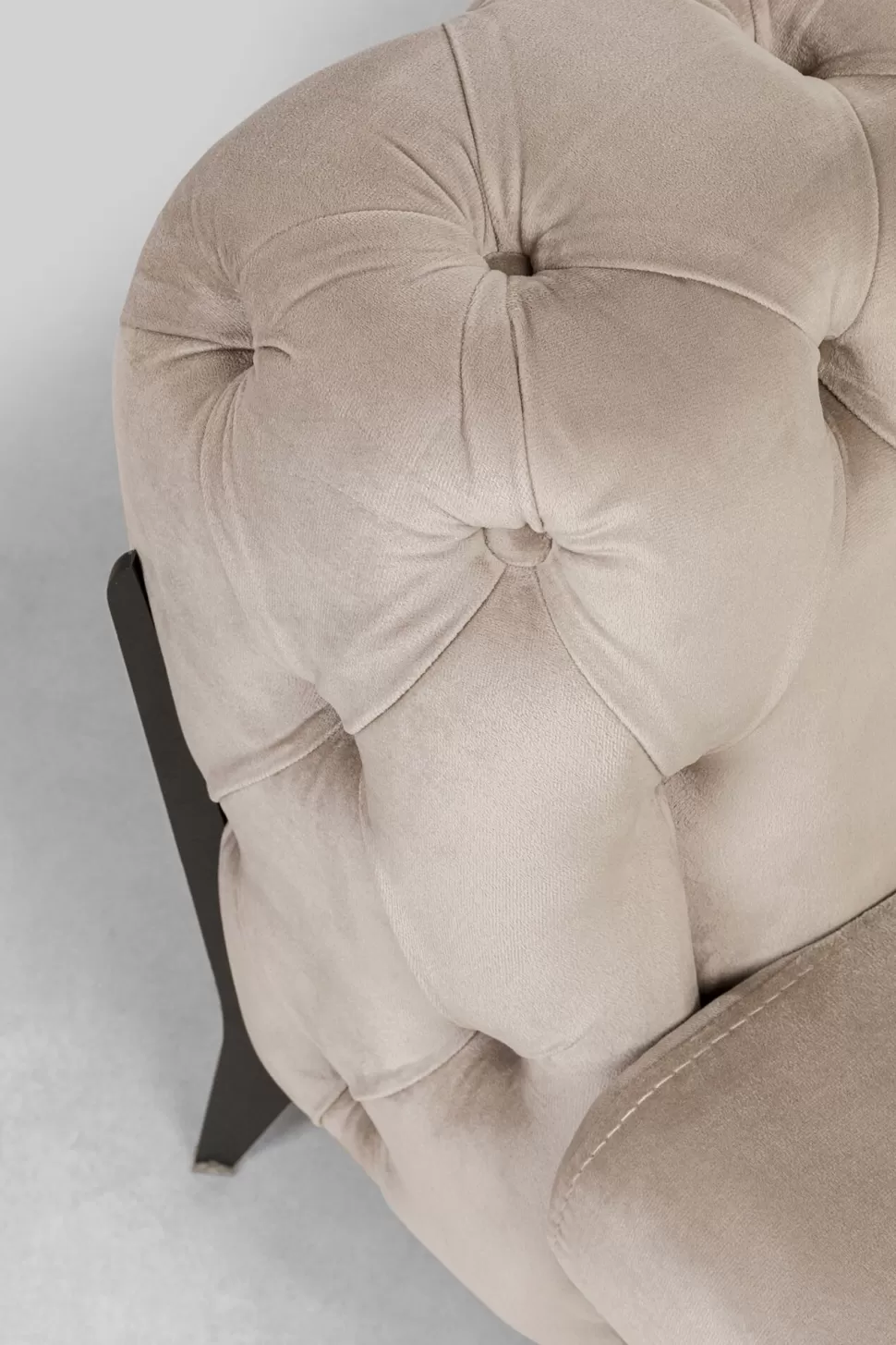Narożniki-KARE Design Narożnik Prawy Welurowy Pikowany Taupe Glamour 240x180 Cm Nogi Czarne
