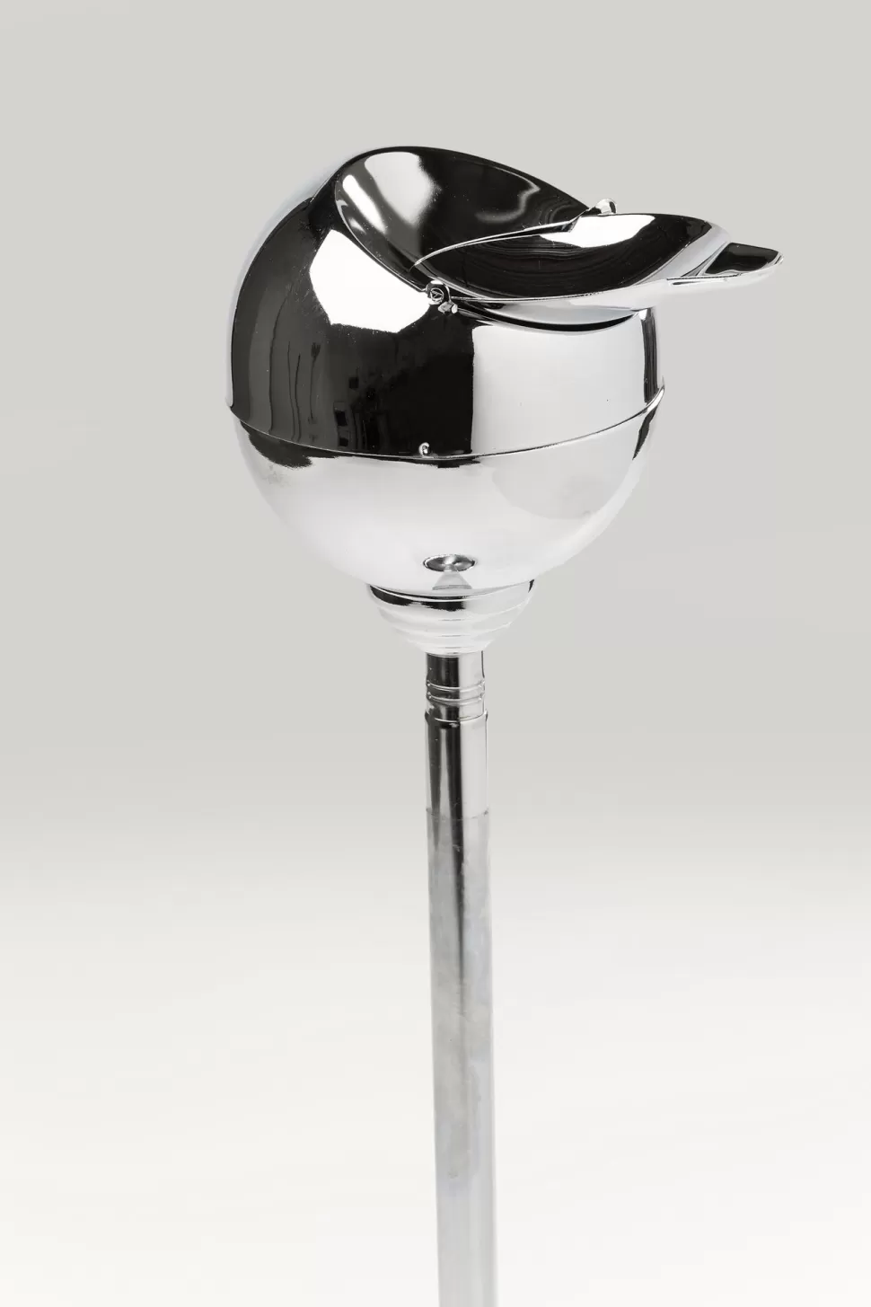 Popielniczki I Papierośnice-KARE Design Popielniczka Na Stojaku Stal Nierdzewna Regulacja Wysokości 37-72 Cm Połysk