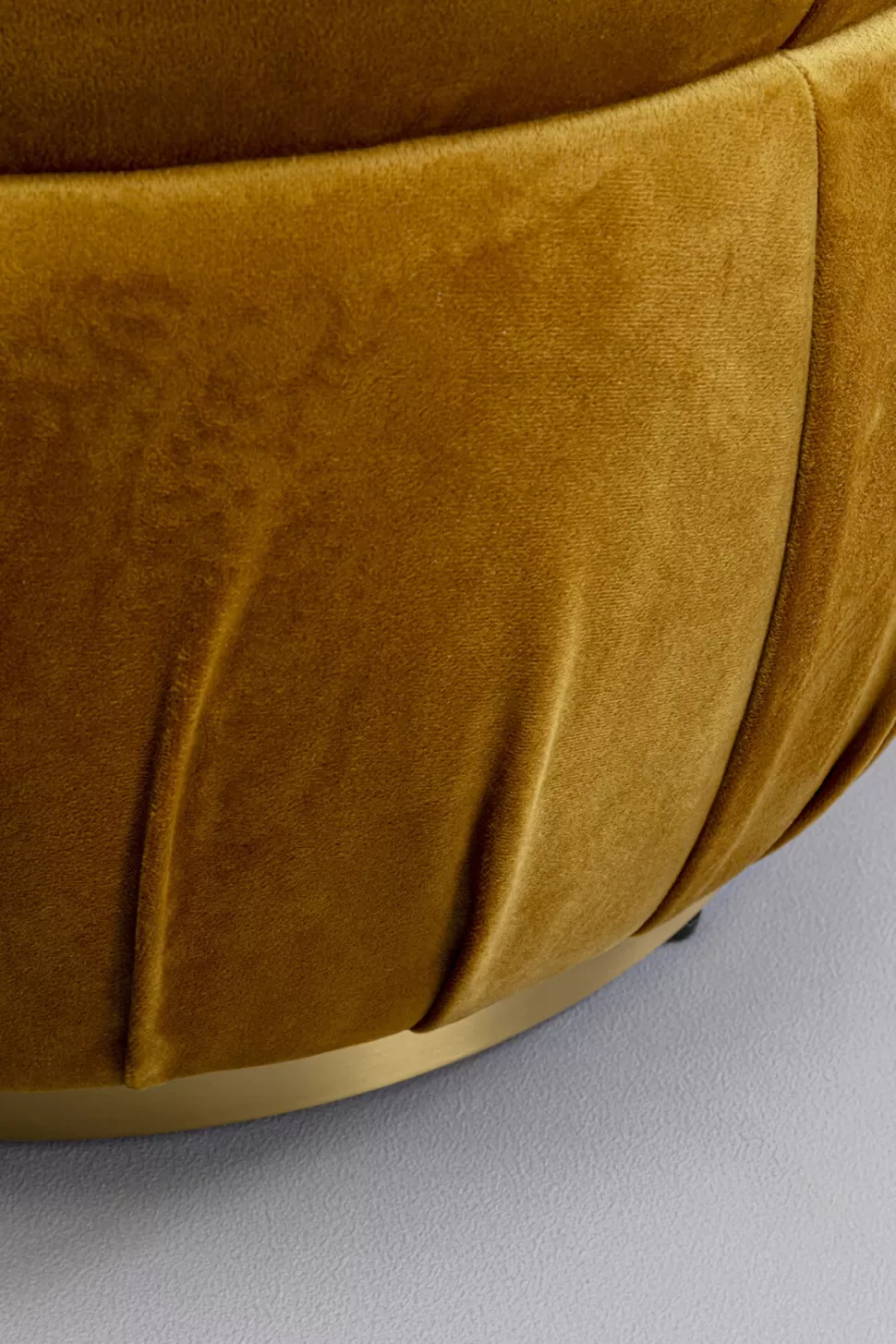 Pufy-KARE Design Pufa Do Salonu Okrągła W Kolorze żółtym Ø56x42 Cm