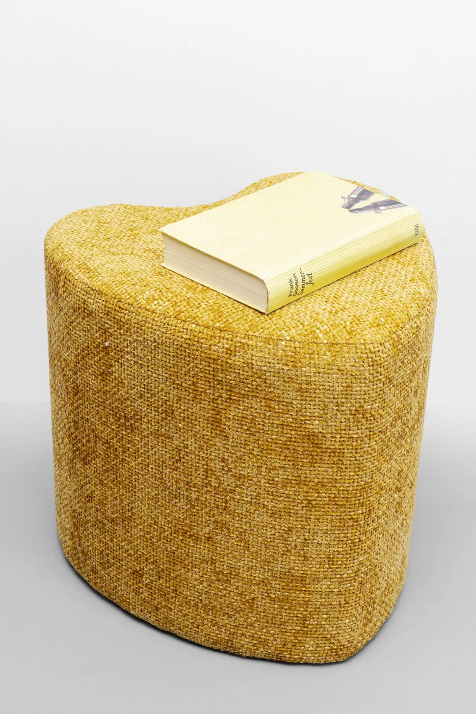 Pufy-KARE Design Pufa żółta W Kształcie Serca 34x36 Cm