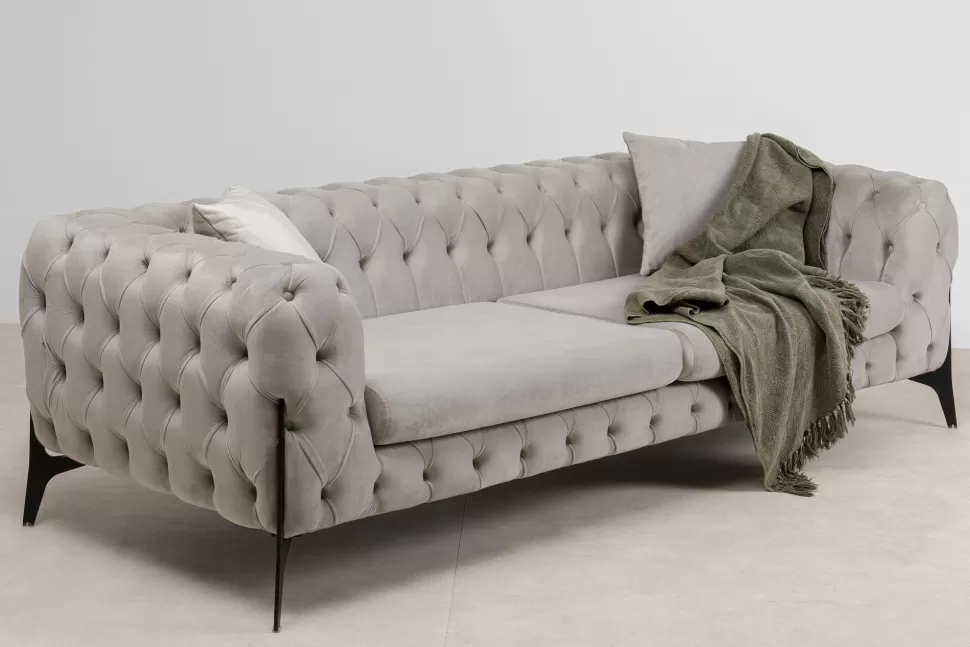 Sofy-KARE Design Sofa 3-osobowa Welurowa Pikowana Beżowa Glamour 240 Cm Nogi Czarne