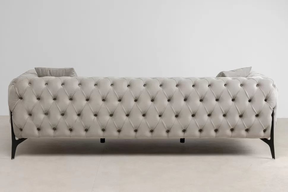 Sofy-KARE Design Sofa 3-osobowa Welurowa Pikowana Beżowa Glamour 240 Cm Nogi Czarne