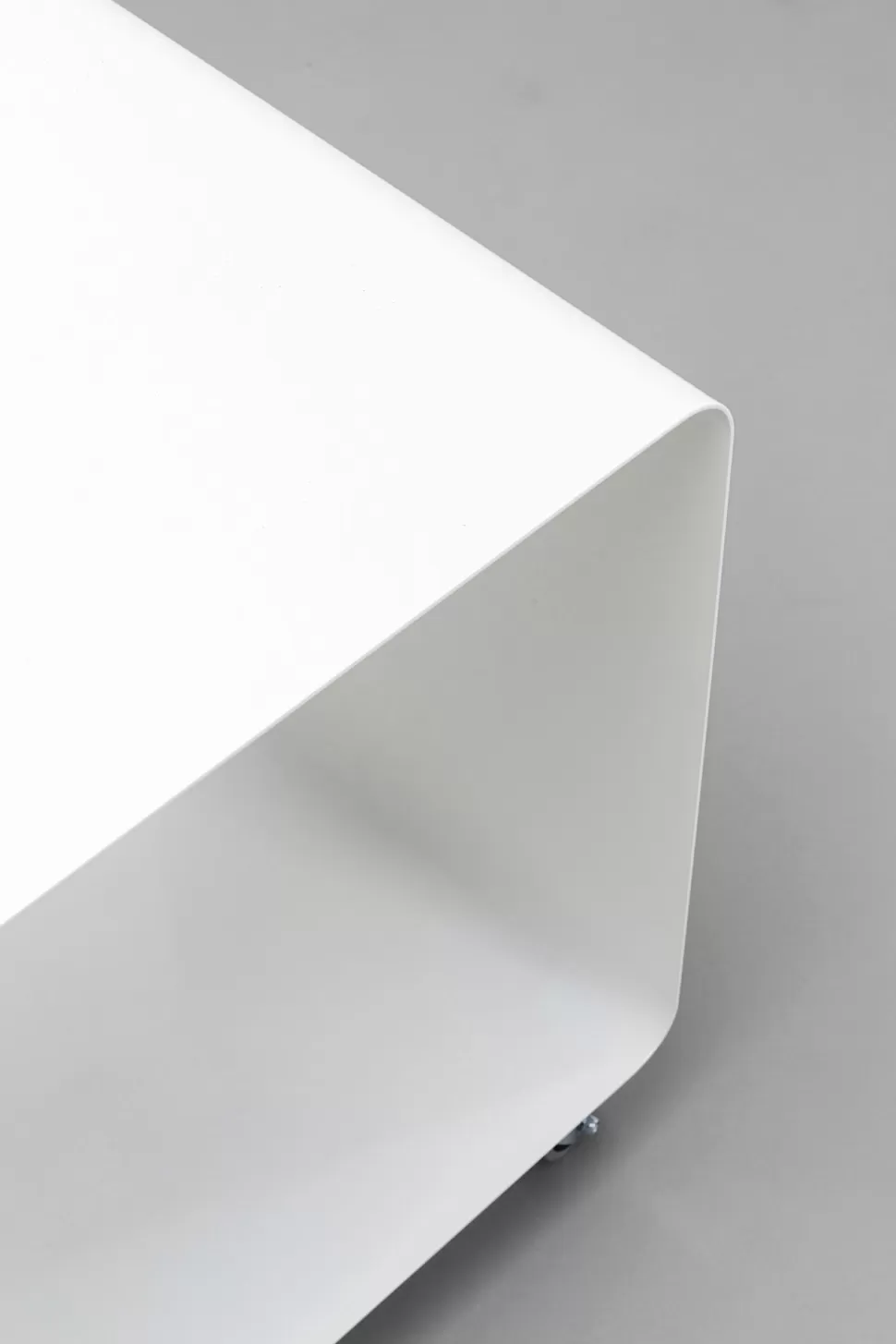 Stoliki Kawowe-KARE Design Stolik Kawowy Na Kółkach Biały Stalowy Z Półką 60x40 Cm