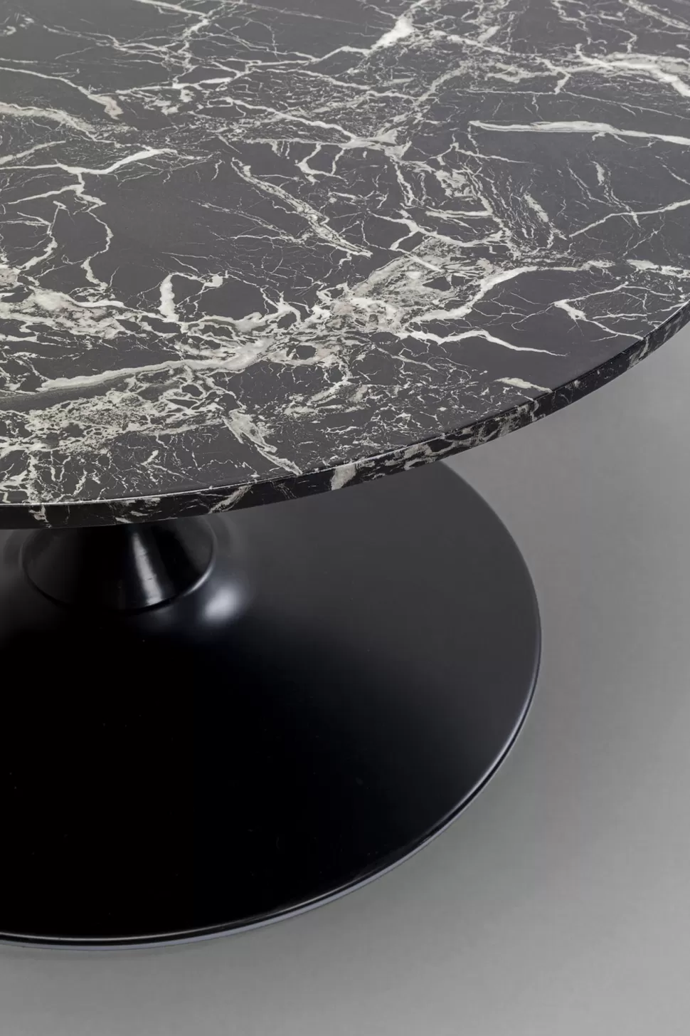 Stoliki Kawowe-KARE Design Stolik Kawowy Okrągły Czarny Blat MDF Imitacja Marmuru Ø80 Cm