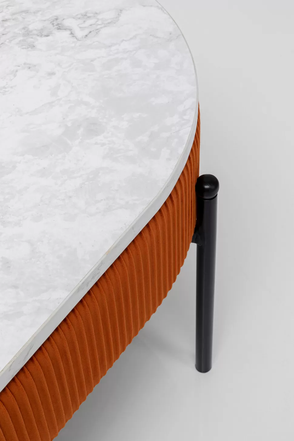 Stoliki Kawowe-KARE Design Stolik Kawowy Tkanina Brązowa Blat MDF Imitacja Marmuru 114x60 Cm Nogi Czarne
