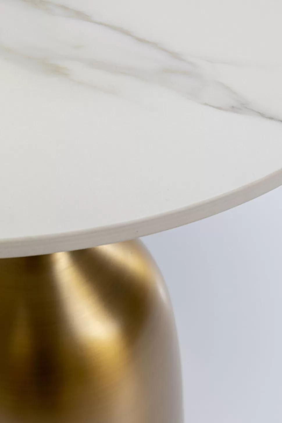 Stoliki Kawowe-KARE Design Stolik Pomocniczy Blat Biały Ceramiczny Podstawa Stalowa Złota Ø45 Cm
